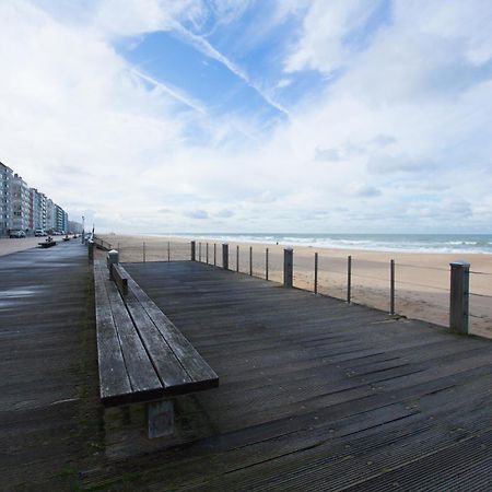 Bright Apartment With Sea View Oostende Buitenkant foto