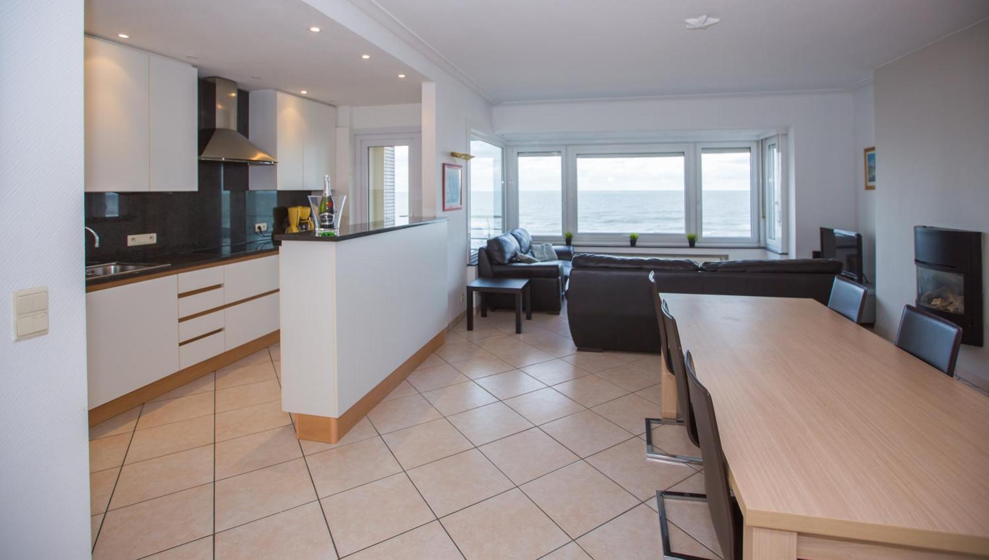 Bright Apartment With Sea View Oostende Buitenkant foto
