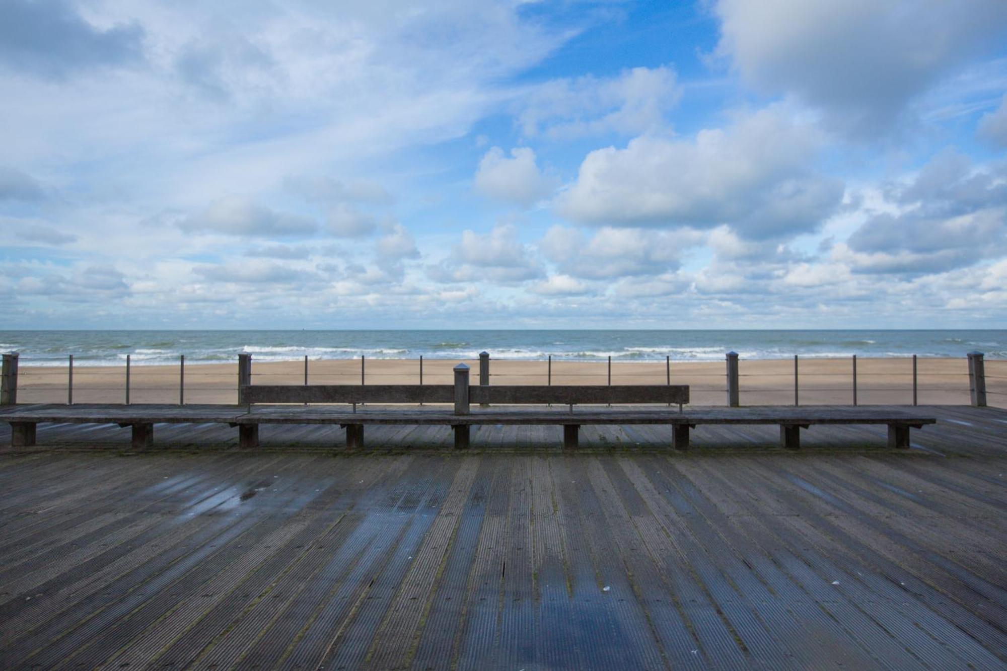 Bright Apartment With Sea View Oostende Buitenkant foto
