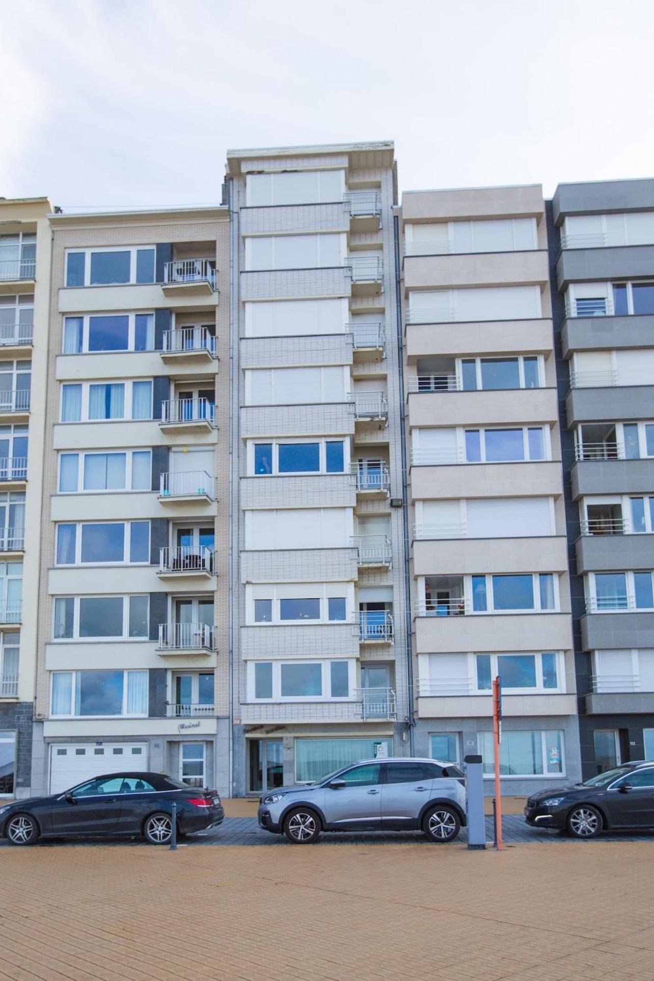 Bright Apartment With Sea View Oostende Buitenkant foto