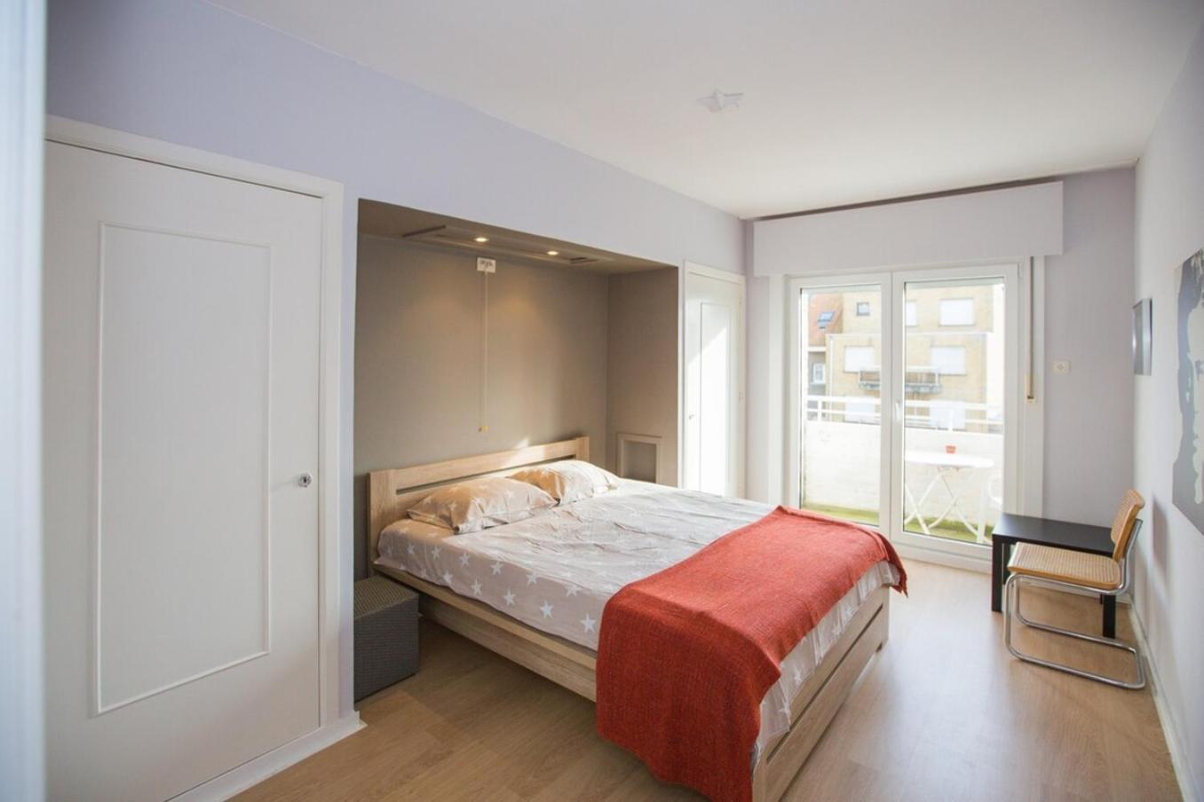 Bright Apartment With Sea View Oostende Buitenkant foto