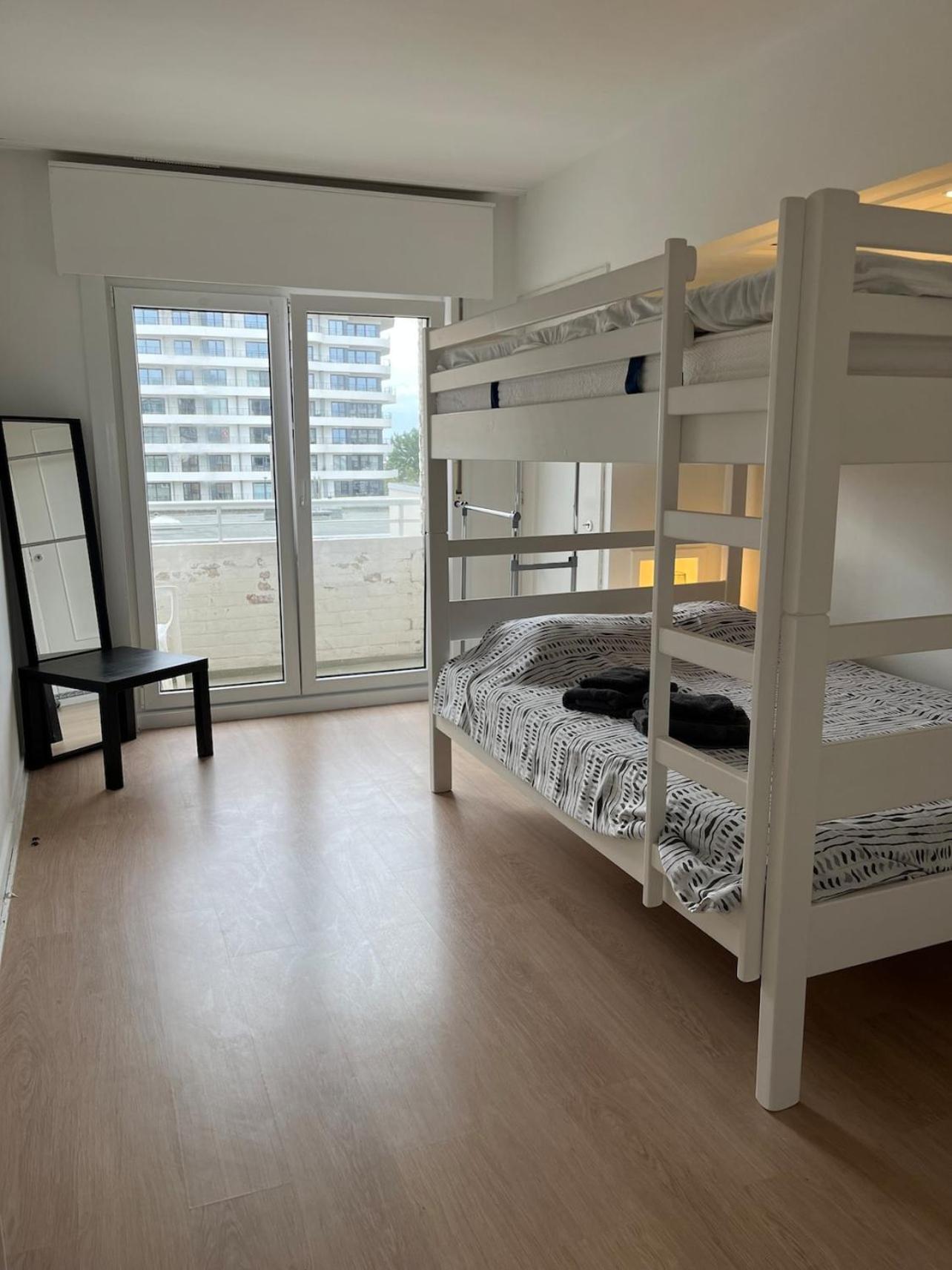 Bright Apartment With Sea View Oostende Buitenkant foto